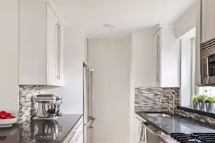 159 W 53rd St, New York, NY 10019 - Photo 7