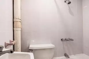 323 Carroll St, New York City, NY 11231 - Photo 9