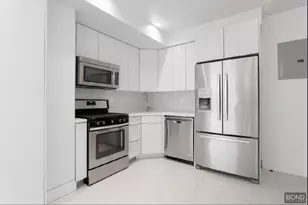 399 E 8th St, New York, NY 10009 - Photo 3