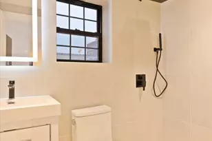 31-65 23rd St, New York City, NY 11106 - Photo 7