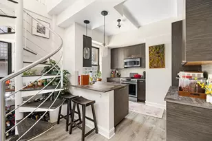 321 W 55th St, New York City, NY 10019 - Photo 5