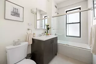 321 W 55th St, New York City, NY 10019 - Photo 7