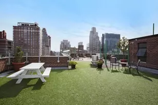 300 E 71st St, New York City, NY 10021 - Photo 13