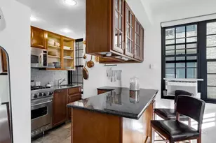 102 E 22nd St, New York City, NY 10010 - Photo 3