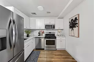 214 E 17th St, New York City, NY 10003 - Photo 5