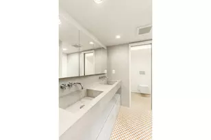 357 W 29th St, New York, NY 10001 - Photo 5