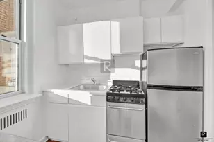 310 W 55th St, New York City, NY 10019 - Photo 5
