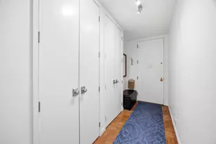 393 W 49th St, New York City, NY 10019 - Photo 15