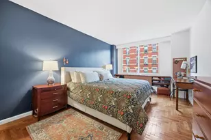 393 W 49th St, New York City, NY 10019 - Photo 11