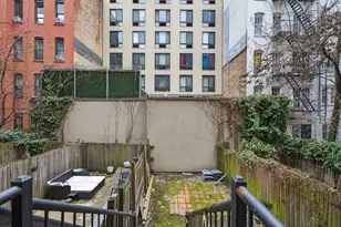 319 E 90th St, New York, NY 10128 - Photo 13