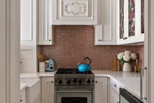 40 E 61st St, New York City, NY 10065 - Photo 5