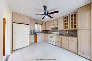 1213 Desmond Ct, New York City, NY 11235 - Photo 7