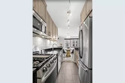 370 E 76th Street #B1102, New York City, NY 10021 - Photo 5