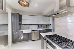 300 E 40th St, New York, NY 10016 - Photo 9