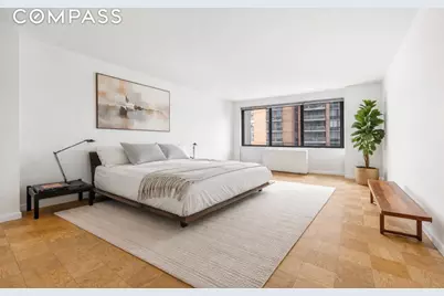 300 E 59th Street #705, New York, NY 10022 - Photo 5