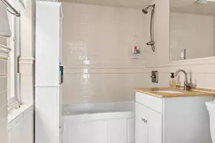 734 E 5th St, New York City, NY 11218 - Photo 7