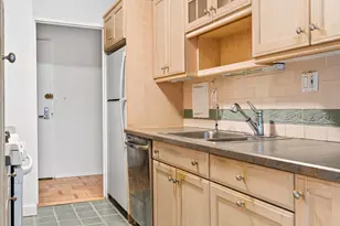 315 W 70th St, New York City, NY 10023 - Photo 5