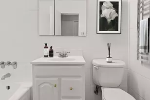 315 W 70th St, New York City, NY 10023 - Photo 7