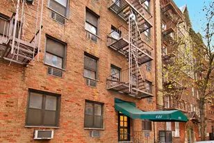 425 W 24th St, New York, NY 10011 - Photo 1