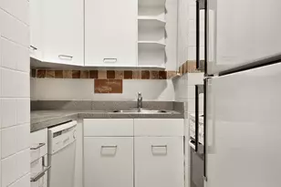 425 W 24th St, New York City, NY 10011 - Photo 3