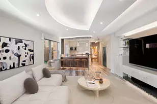 210 E 47th St, New York City, NY 10017 - Photo 5