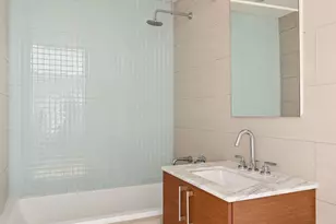 21-45 44th Dr, New York City, NY 11101 - Photo 9
