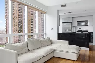 350 W 42nd St, New York, NY 10036 - Photo 5