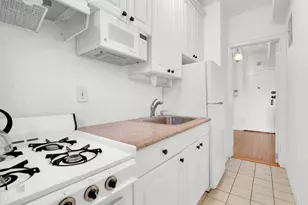 20 Continental Ave, New York City, NY 11375 - Photo 9