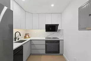 28-08 21st St, New York City, NY 11102 - Photo 11