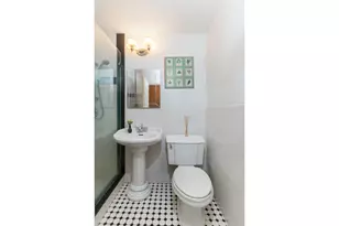 136 W 70th St, New York City, NY 10023 - Photo 5