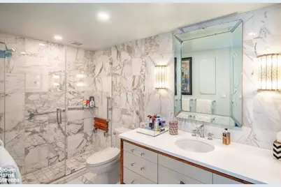 870 United Nations Plaza #18A, New York, NY 10017 - Photo 9