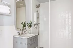 547 W 47th St, New York City, NY 10036 - Photo 9