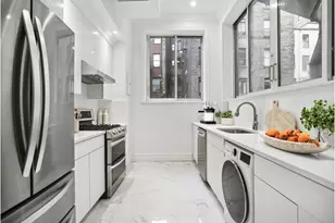 106 W 73rd St, New York City, NY 10023 - Photo 3