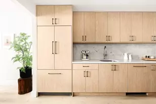 221 E 48th St, New York City, NY 10017 - Photo 7