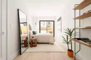 221 E 48th St, New York City, NY 10017 - Photo 9