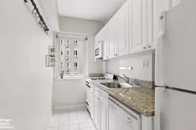 333 W 57th Street #502, New York, NY 10019 - Photo 5