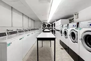 235 E 40th St, New York, NY 10016 - Photo 9