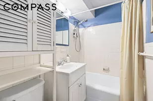 321 E 45th St, New York City, NY 10017 - Photo 5
