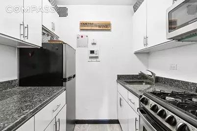 321 E 45th Street #9F, New York, NY 10017 - Photo 5