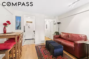 321 E 45th St, New York City, NY 10017 - Photo 3
