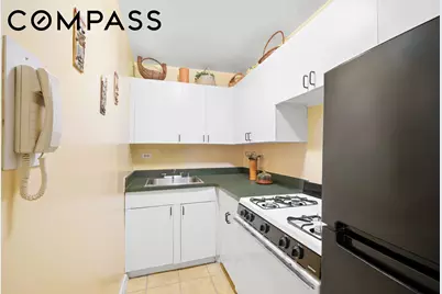 165 W 66th Street #2R, New York City, NY 10023 - Photo 3