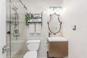 2 Elmwood Park Dr, New York City, NY 10314 - Photo 11