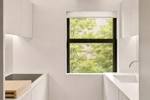 235 E 49th St, New York, NY 10017 - Photo 7