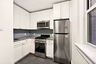 123 W 74th St, New York, NY 10023 - Photo 3