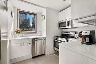 301 W 57th St, New York City, NY 10019 - Photo 7