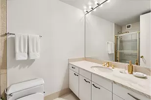 301 W 57th St, New York City, NY 10019 - Photo 5