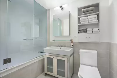 160 Central Park S #401, New York City, NY 10019 - Photo 11