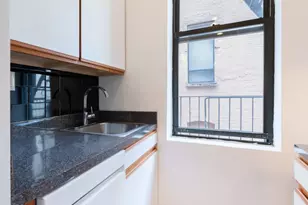 340 W 17th St, New York, NY 10011 - Photo 11