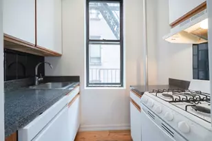 340 W 17th St, New York, NY 10011 - Photo 9