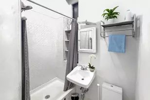 342 W 56th St, New York, NY 10019 - Photo 3